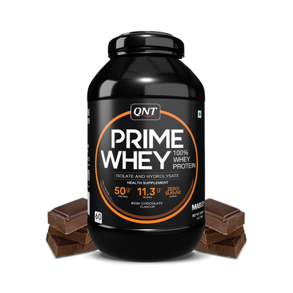 Black container of QNT Prime Whey protein with chocolate bars on a white background
